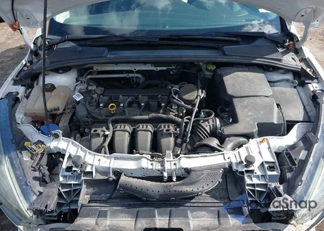 2016 Ford Focus Se z USA, uszkodzony, nr VIN 1FADP3K2XGL332605